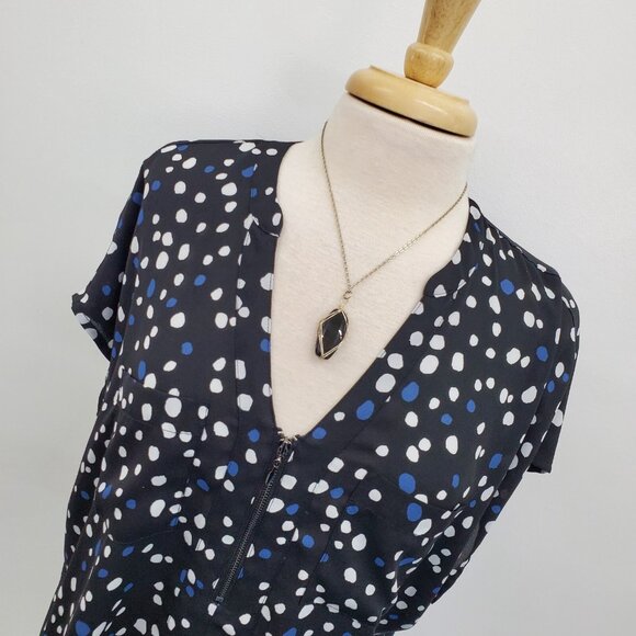 Torrid Womens 1X Black Blue White Polka Dot V-Neck Short Sleeve Plus Size Blouse - Picture 7 of 14